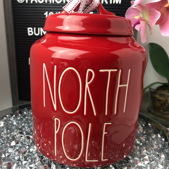©️ Rae Dunn Christmas North Pole chubby canister cookie jar - Picture 3 of 6